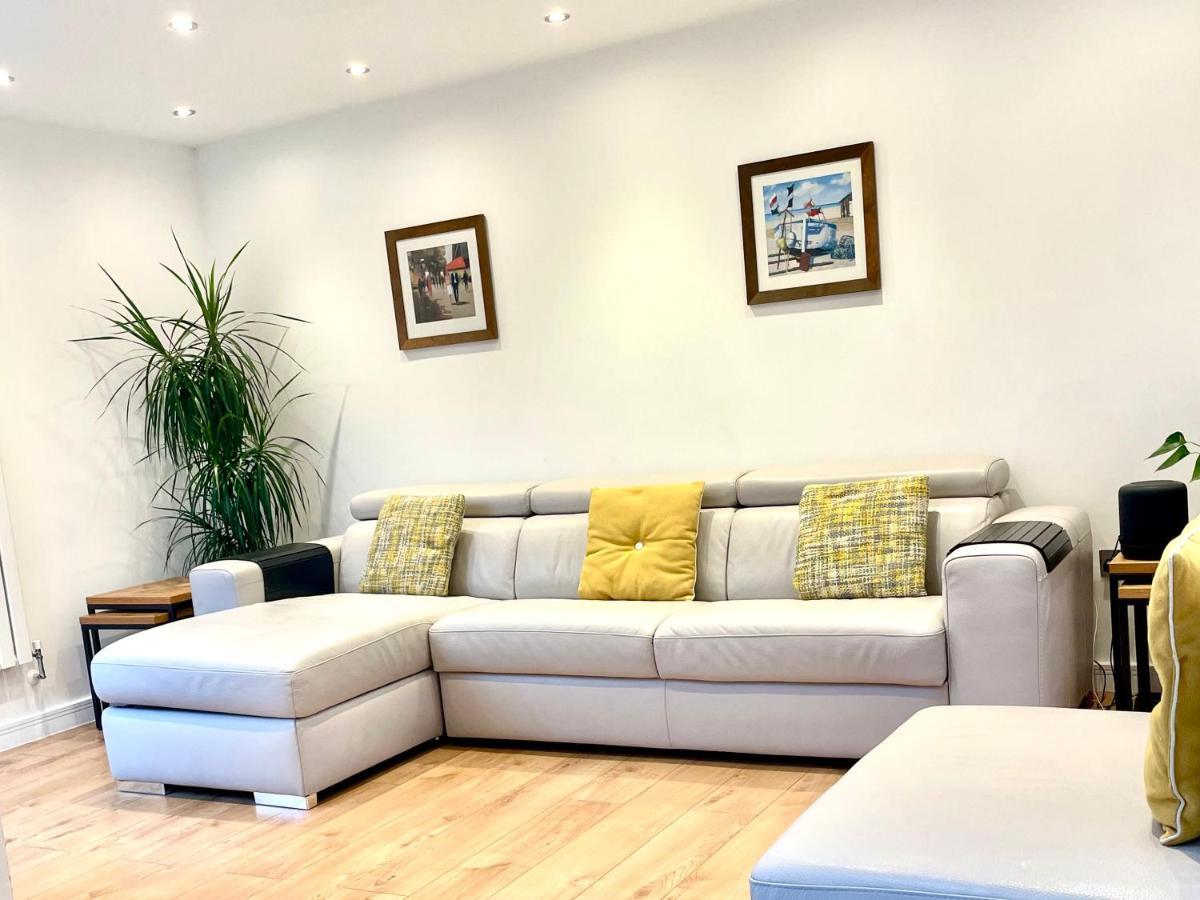 Stunning 1 Bedroom And Double Sofa Bed Near Train Station เซาธ์แธมป์ตัน ภายนอก รูปภาพ